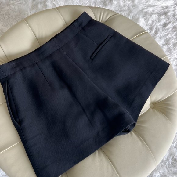 Montaigne SKORT WITH CD BUTTON Black Wool and Silk size 6 - Picture 5 of 9